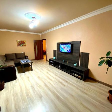 Апартаменты Central Home Ереван Экстерьер фото